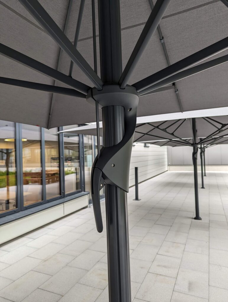 stabiler Sonnenschirm